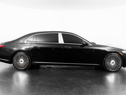 Used 2024 Mercedes-Benz Maybach S 580 4MATIC image 4