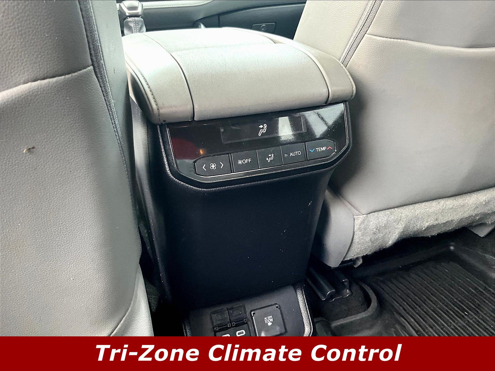 Used 2023 Toyota Highlander Limited AWD/4WD image 10