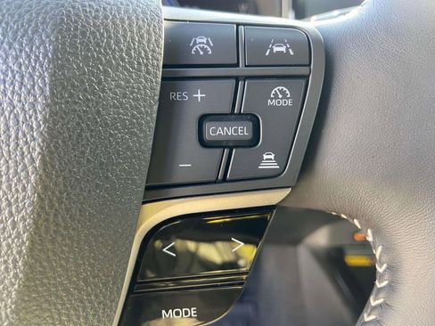 Used 2025 Toyota Camry SE FWD image 34