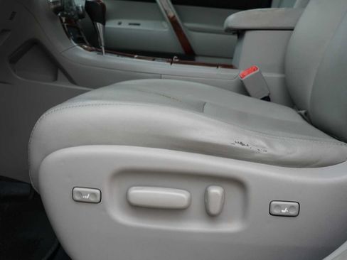 Used 2013 Toyota Highlander Limited FWD image 19
