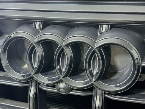Certified 2023 Audi SQ7 Prestige w/ Sport Package AWD/4WD image 32