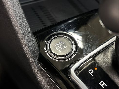 Used 2018 Kia Sorento LX image 36