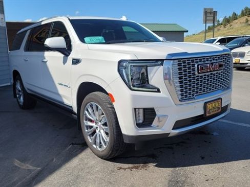 Used 2022 GMC Yukon XL Denali AWD/4WD image 4