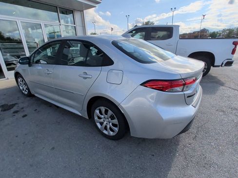 Used 2026 Toyota Corolla LE FWD image 4