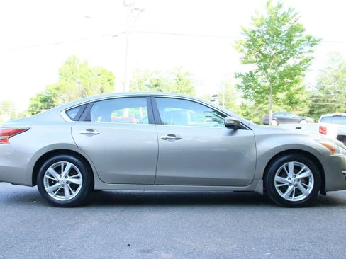 Used 2014 Nissan Altima 2.5 SL w/ Technology Package FWD image 8