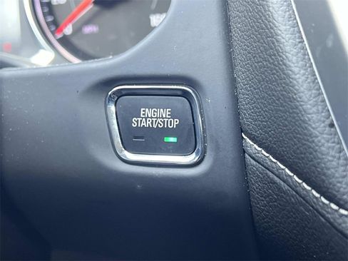 Certified 2023 GMC Acadia SLE w/ Driver Convenience Package image 25