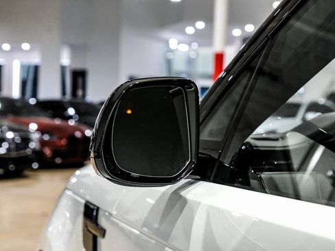 Used 2023 Land Rover Range Rover Sport SE Dynamic image 34