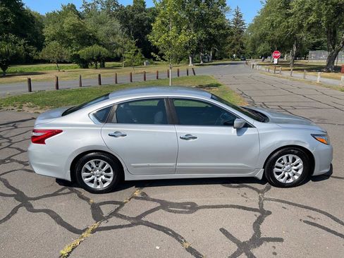Used 2016 Nissan Altima 2.5 S w/ Power Driver Seat Package image 16