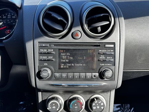 Used 2013 Nissan Rogue SV image 10