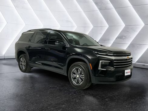 Used 2026 Chevrolet Traverse LT w/ LPO, Floor Liner Package image 1