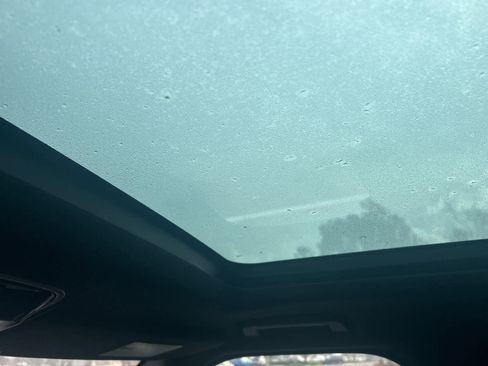 Used 2018 Land Rover Range Rover Sport SE image 44