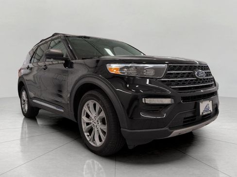 Used 2024 Ford Explorer XLT w/ Equipment Group 202A AWD/4WD image 1