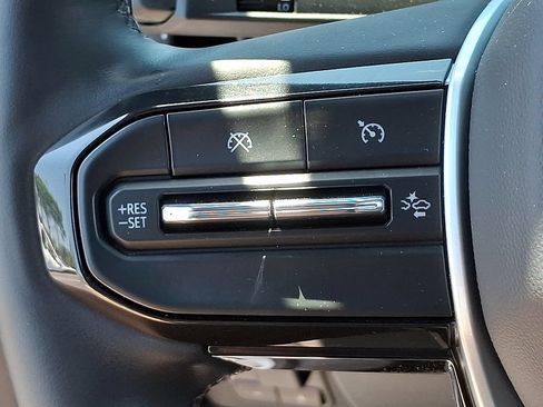 Used 2025 Chevrolet Colorado ZR2 w/ Technology Package AWD/4WD image 22
