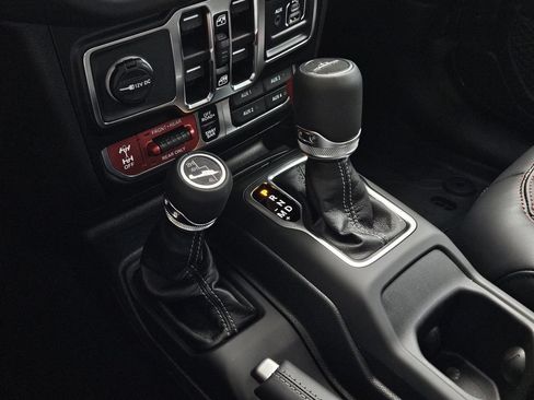 New 2026 Jeep Gladiator Rubicon AWD/4WD image 19