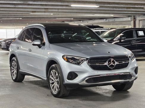 Used 2023 Mercedes-Benz GLC 300 4MATIC image 3