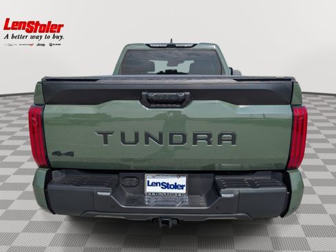 Used 2022 Toyota Tundra SR5 w/ SR5 Convenience Package AWD/4WD image 4