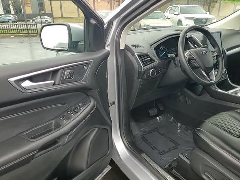 Used 2024 Ford Edge Titanium image 13
