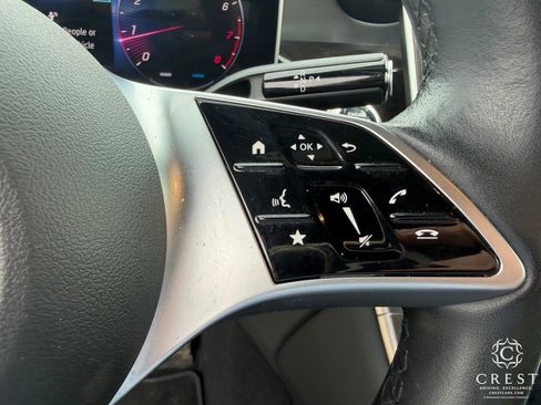 Used 2024 Mercedes-Benz GLC 300 4MATIC image 17