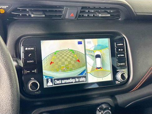 Used 2021 Nissan Kicks SR image 16