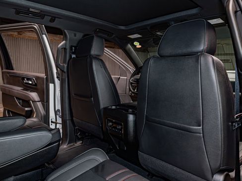 Used 2025 Chevrolet Suburban RST w/ Comfort Package image 25