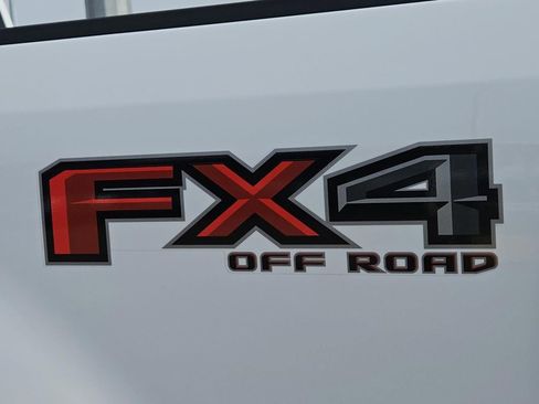 Used 2022 Ford F350 XLT w/ XLT Premium Package image 8