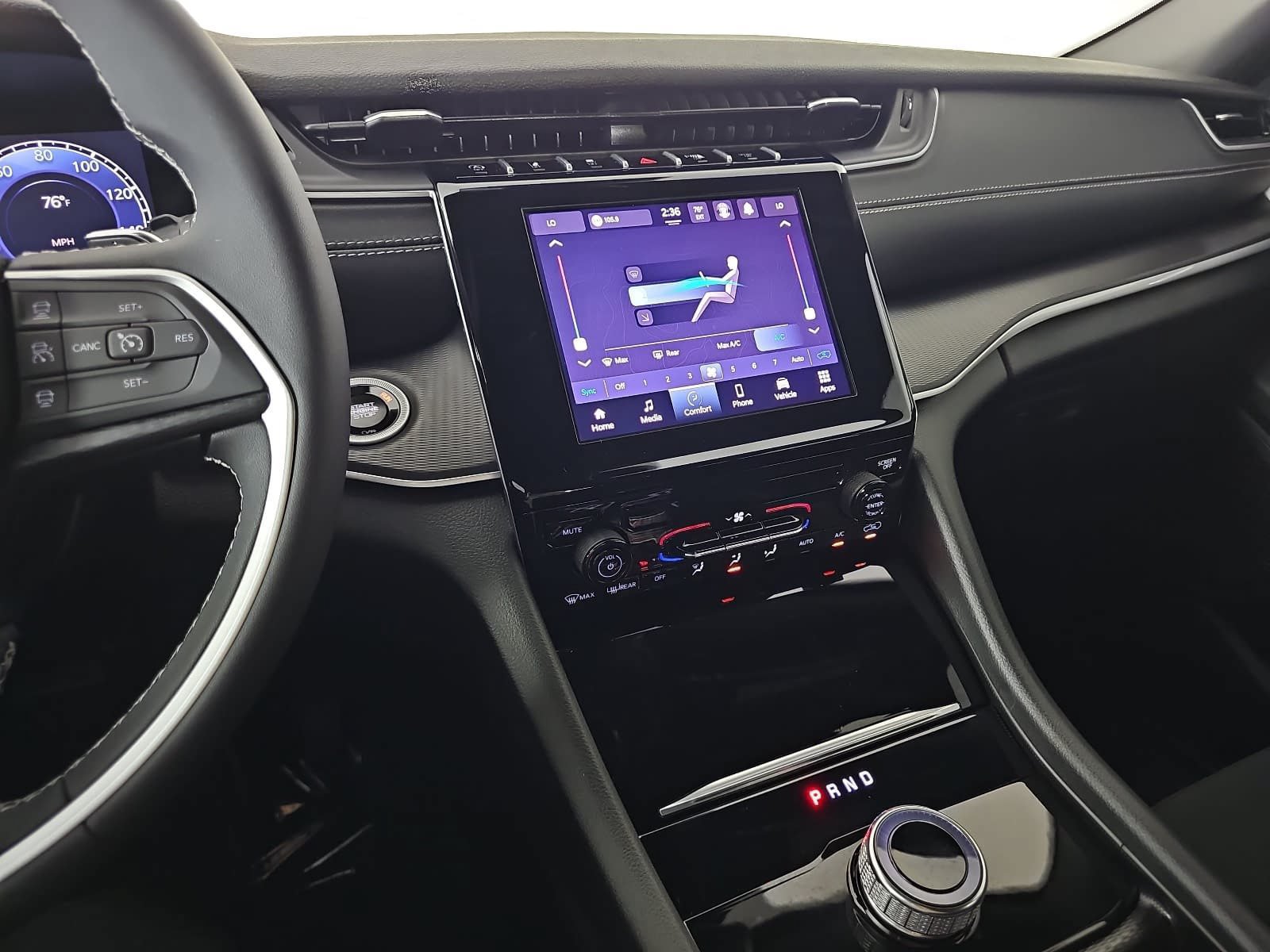 Used 2025 Jeep Grand Cherokee Laredo RWD image 19