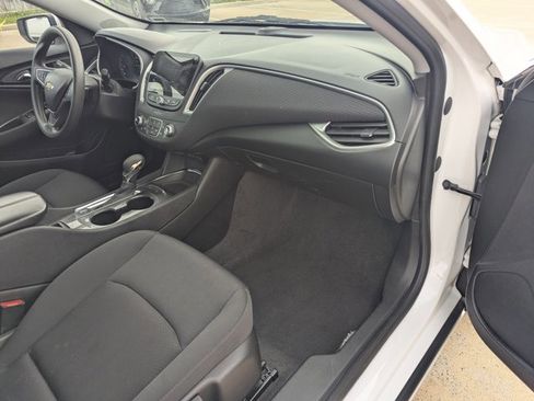 Used 2024 Chevrolet Malibu LT FWD image 15