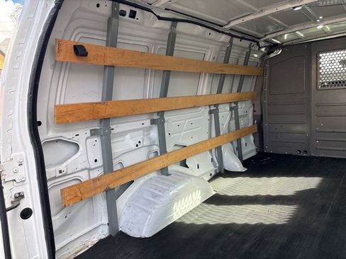 Used 2014 Ford E-250 and Econoline 250 w/ Power Group image 31