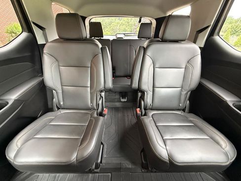 Used 2020 Chevrolet Traverse LT w/ LPO, Black Accent Package AWD/4WD image 36