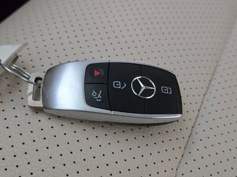 Used 2021 Mercedes-Benz GLE 350 4MATIC image 29