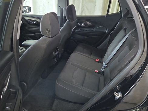 Used 2024 GMC Terrain SLE w/ Driver Convenience Package FWD image 11