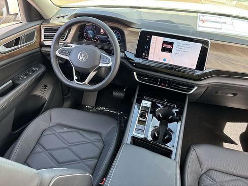 New 2026 Volkswagen Atlas SE FWD image 10