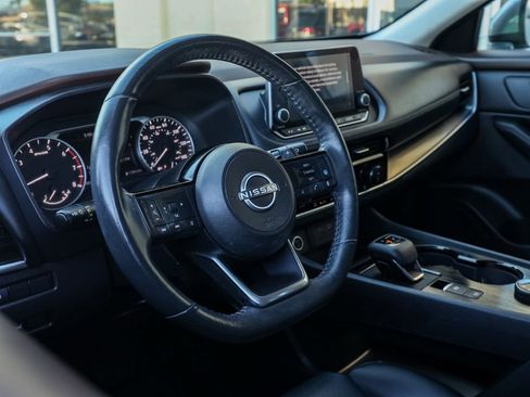 Used 2023 Nissan Rogue SV w/ SV Premium Package image 17