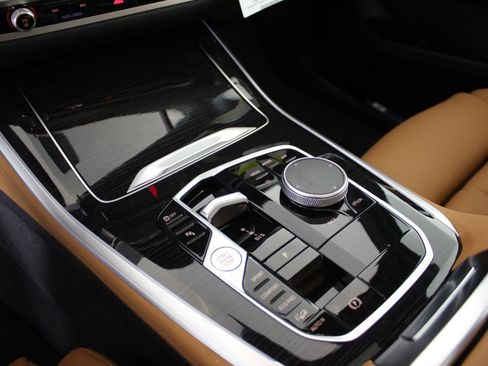 Used 2026 BMW X5 xDrive40i w/ M Sport Package image 17