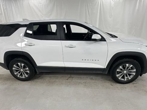 Used 2025 Chevrolet Equinox LT AWD/4WD image 2