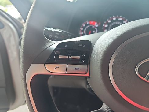 Certified 2023 Hyundai Elantra SE FWD image 16