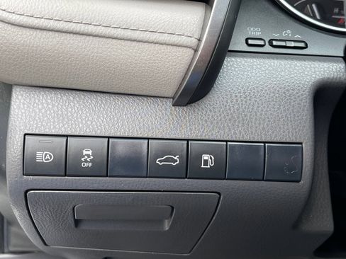 Used 2018 Toyota Camry SE image 34