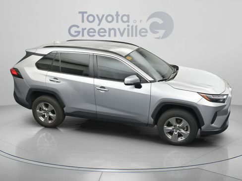 Used 2024 Toyota RAV4 XLE AWD/4WD image 17
