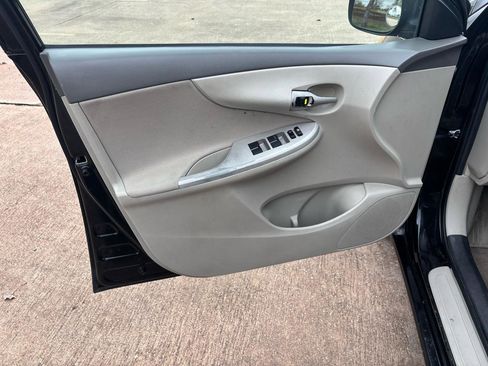 Used 2010 Toyota Corolla image 11