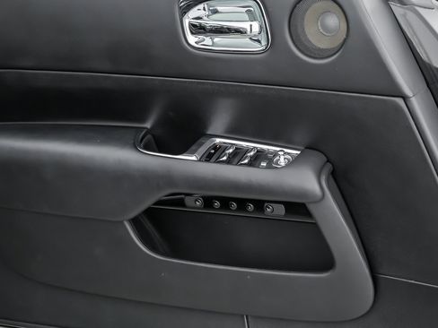 Used 2014 Rolls-Royce Wraith image 18