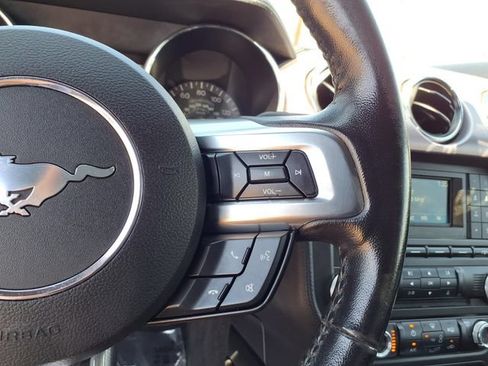 Used 2017 Ford Mustang Coupe RWD image 11