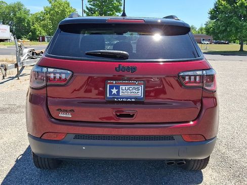 Used 2021 Jeep Compass Latitude w/ Sun and Sound Group AWD/4WD image 10