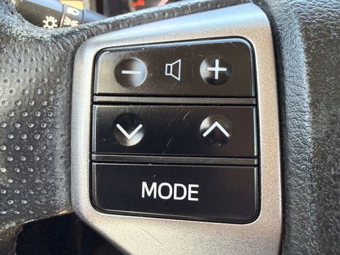 Used 2011 Toyota 4Runner SR5 w/ Premium Pkg w/Leather RWD image 20