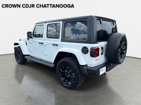 Used 2021 Jeep Wrangler Unlimited Sahara w/ Cold Weather Group AWD/4WD image 7