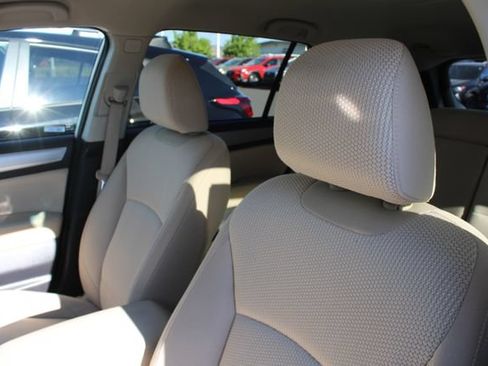 Used 2019 Subaru Outback 2.5i Premium AWD/4WD image 15