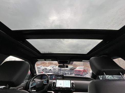 Used 2025 Ford Expedition Platinum w/ Stealth Performance Package image 15