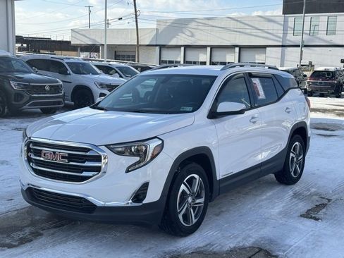Used 2019 GMC Terrain SLT image 1