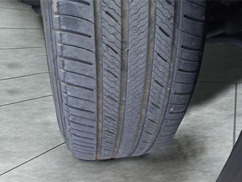 Used 2023 Toyota Highlander L image 29