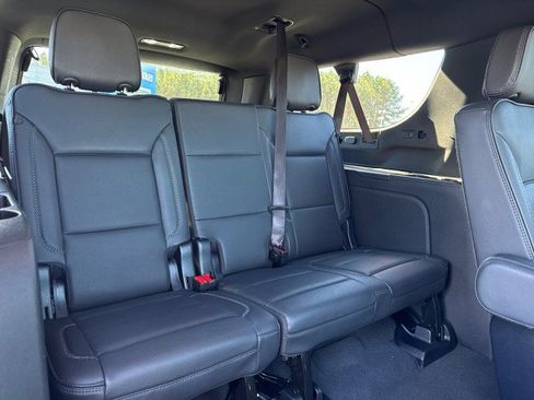 Used 2025 GMC Yukon XL Denali image 15