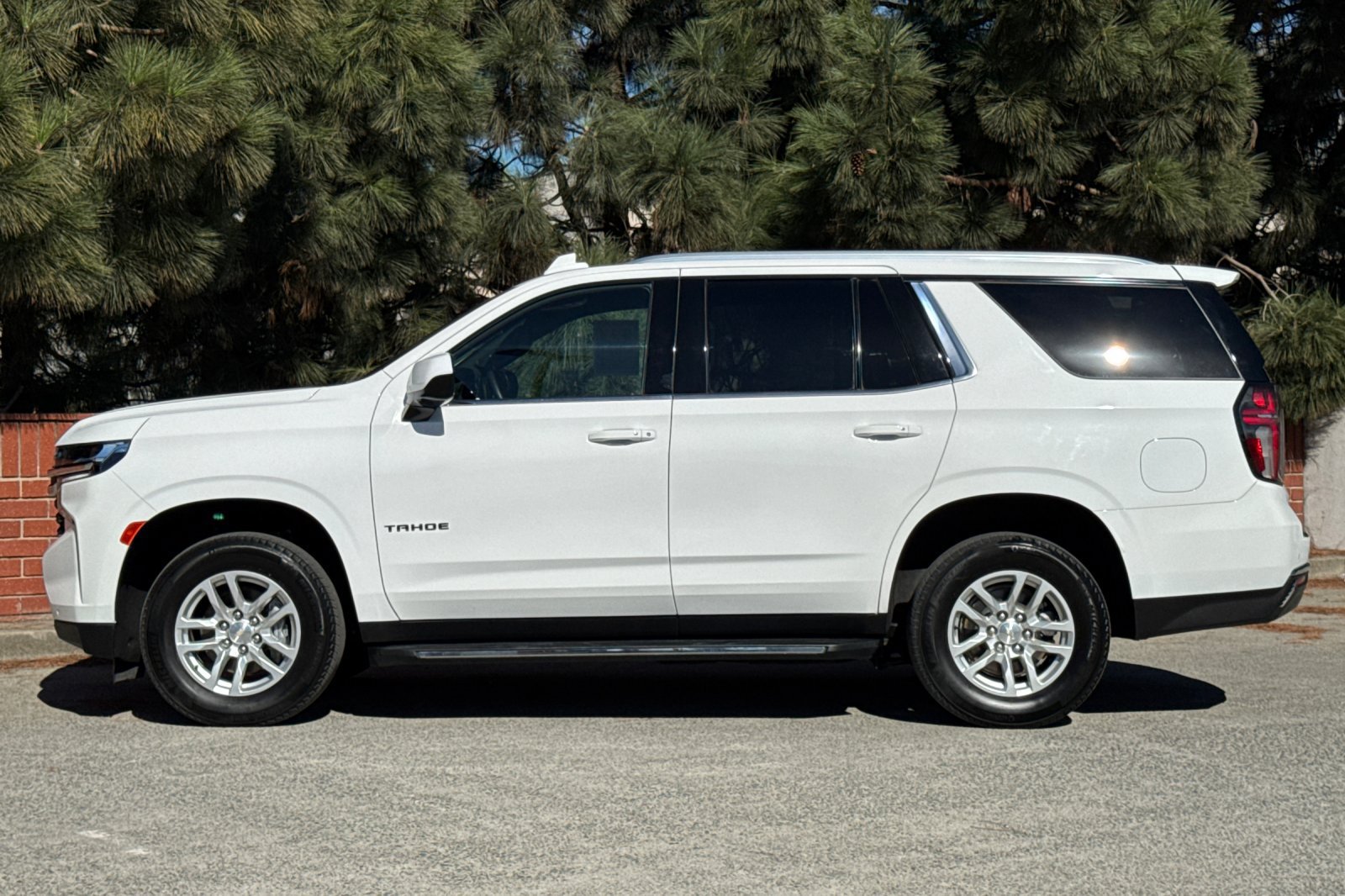 Used 2023 Chevrolet Tahoe LS w/ Driver Alert Package AWD/4WD image 7